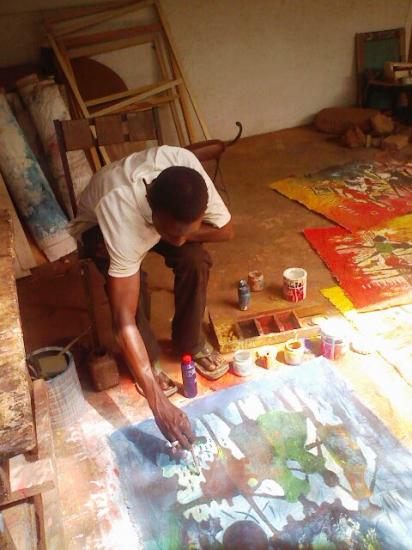Artiste peintre en action